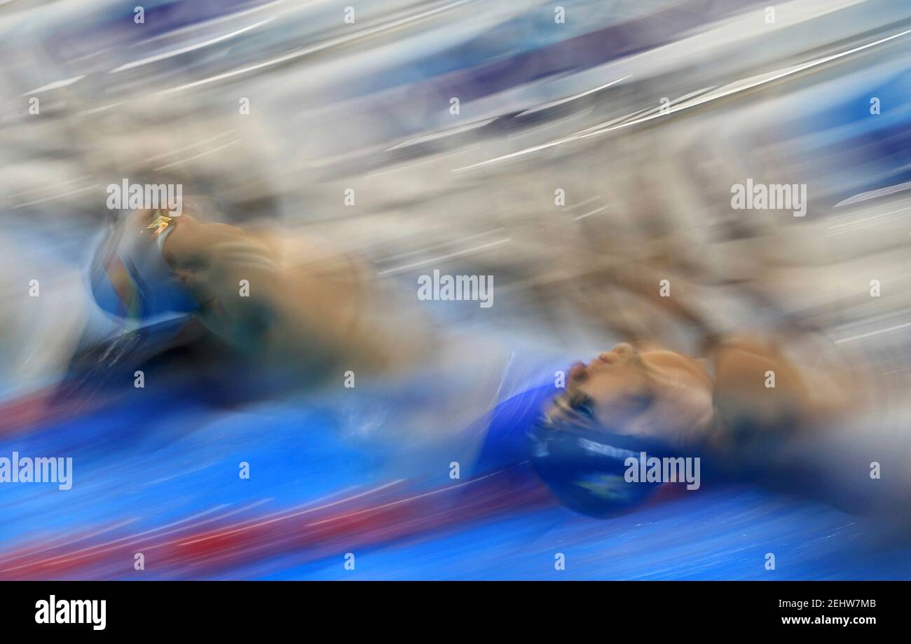 Olympische Spiele 2016 in Rio - Schwimmen - Vorläufige - Männer 200m Rückenschlag - Vorläufe - Olympia-Schwimmstadion - Rio de Janeiro, Brasilien - 10/08/2016. Schwimmer konkurrieren. REUTERS/DOMINIC EBENBICHLER TPX-BILDER DES TAGES NUR ZUR REDAKTIONELLEN VERWENDUNG. NICHT ZUM VERKAUF FÜR MARKETING- ODER WERBEKAMPAGNEN. Von Action Images bereitgestellte Bilder Stockfoto