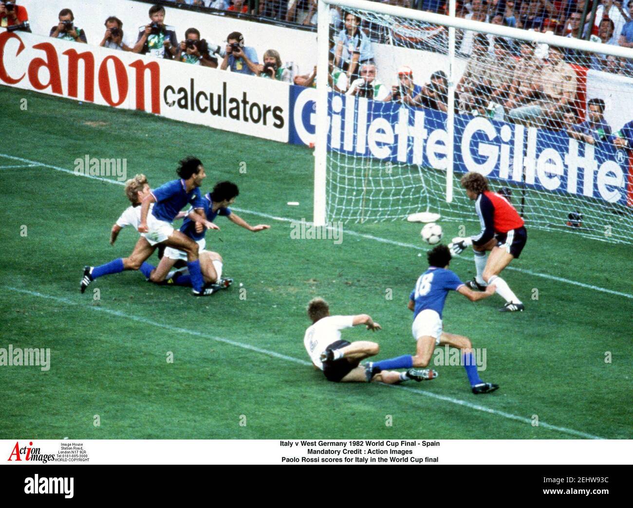 Fifa fussball wm 1982 Fotos und Bildmaterial in hoher Auflösung Alamy