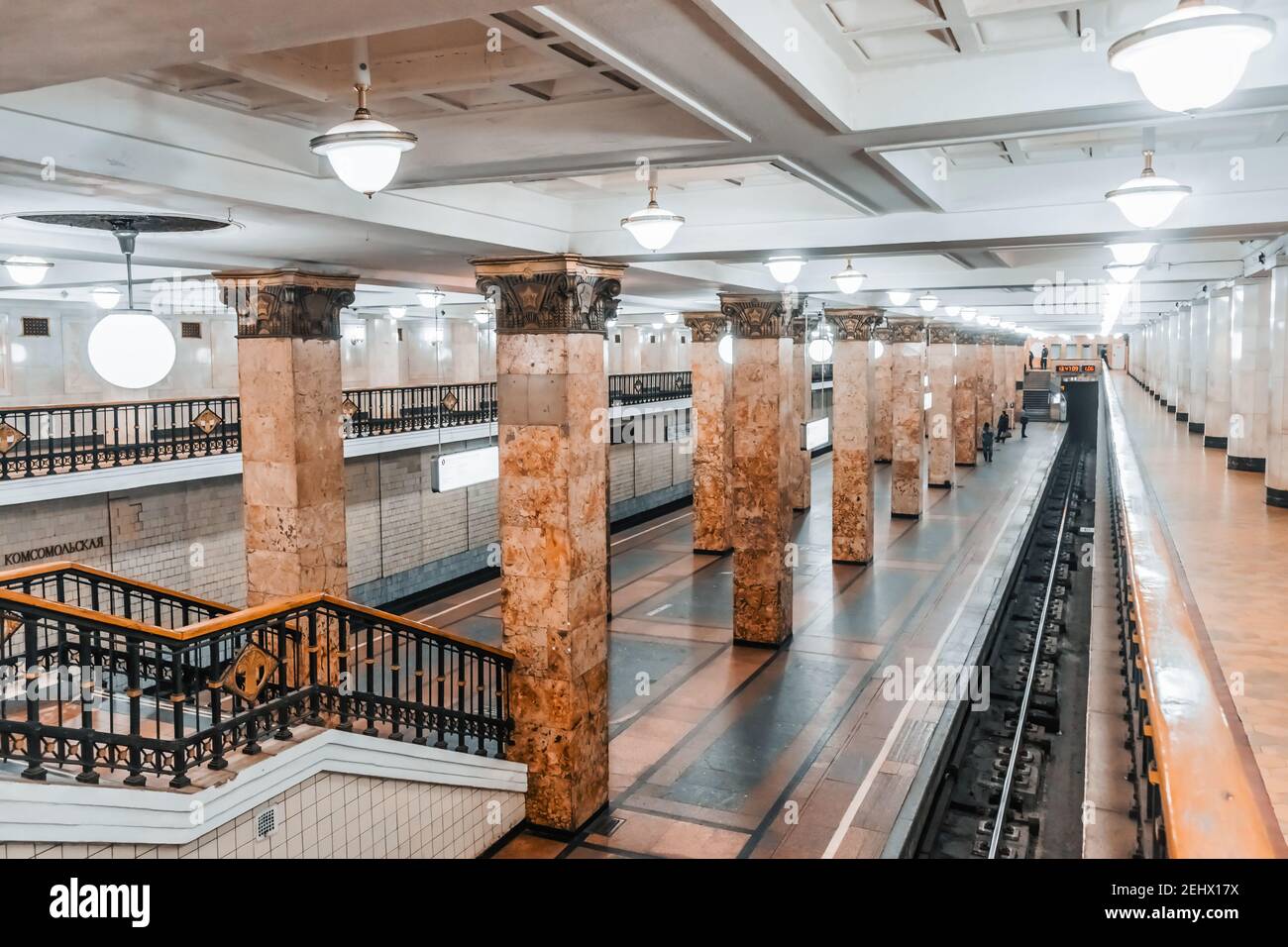 Komsomolskaya U-Bahn-Station, Sokolnitscheskaya Linie. Die Moskauer U-Bahn ist ein S-Bahn-System, das Moskau, Russland, bedient Stockfoto