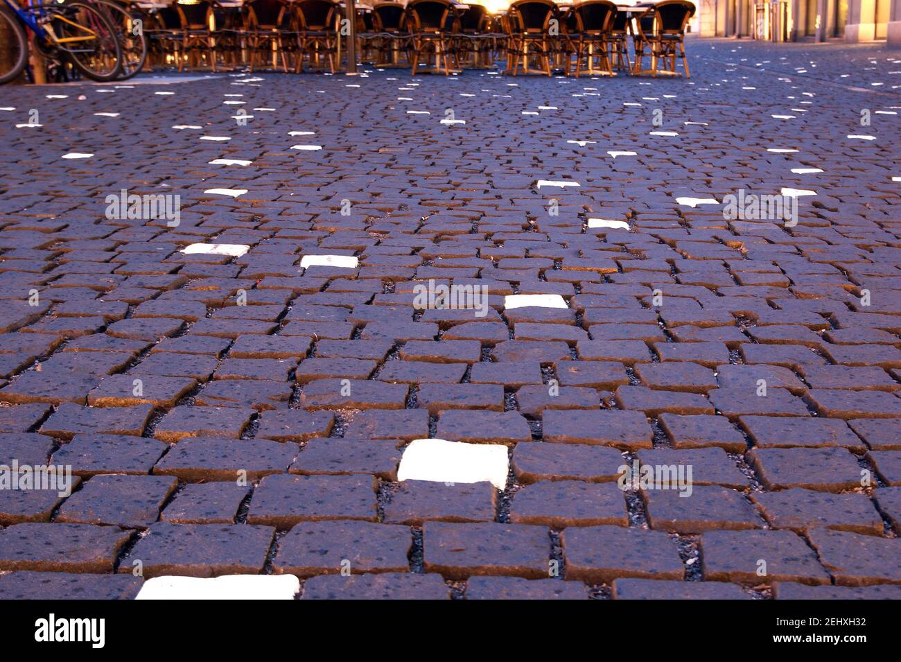 Schweiz Straße Quadratmeter Straße Bürgersteig Boden Steinen Pflastersteine  Kopfsteinpflaster draußen im freien Stockfotografie - Alamy