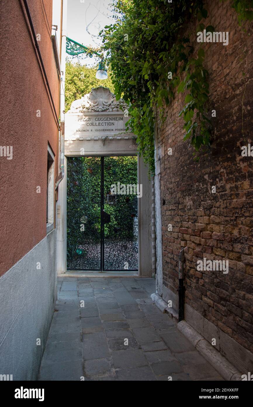 Das Peggy Guggenheim Museum am Canal Grande, Stadt Venedig, Italien, Europa Stockfoto