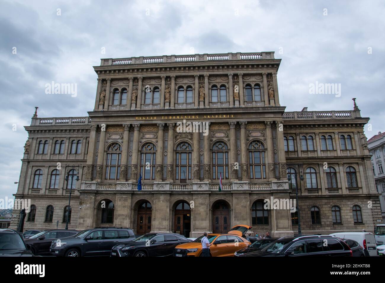 Ungarische Akademie der Wissenschaften, Budapest, Ungarn. Das Gebäude am Donauufer stammt aus dem Jahr 1865. Die Akademie bis 1825. Stockfoto