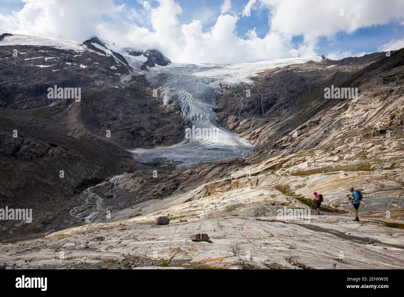 Vom Gletscher geglättete Felsen. Schlatenkees Gletscher. Venediger Berggruppe. Osttirol. Österreichische Alpen. Europa Stockfoto