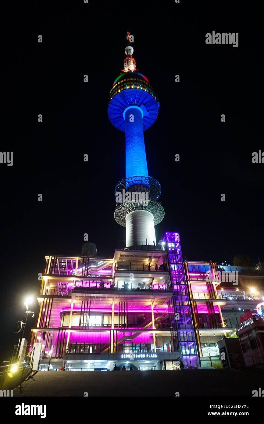 N Seoul Tower Namsan in Seoul Südkorea Tower Shining Bei Nacht Stock Foto Stock Bilder Stock Bilder Stockfoto