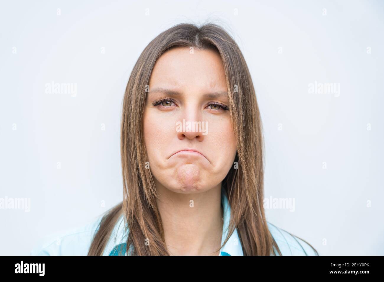 Traurige unglückliche und enttäuschte Frau Gesicht. Gesichtsausdruck des Gefühls Traurigkeit Stockfoto
