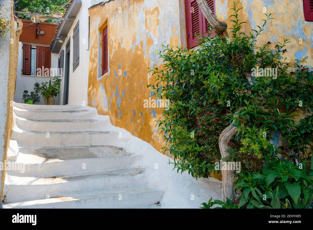 Anaflotika in Athen wurde auf dem Akropolis-Hügel von Bauarbeitern der griechischen Insel gebaut. Stockfoto