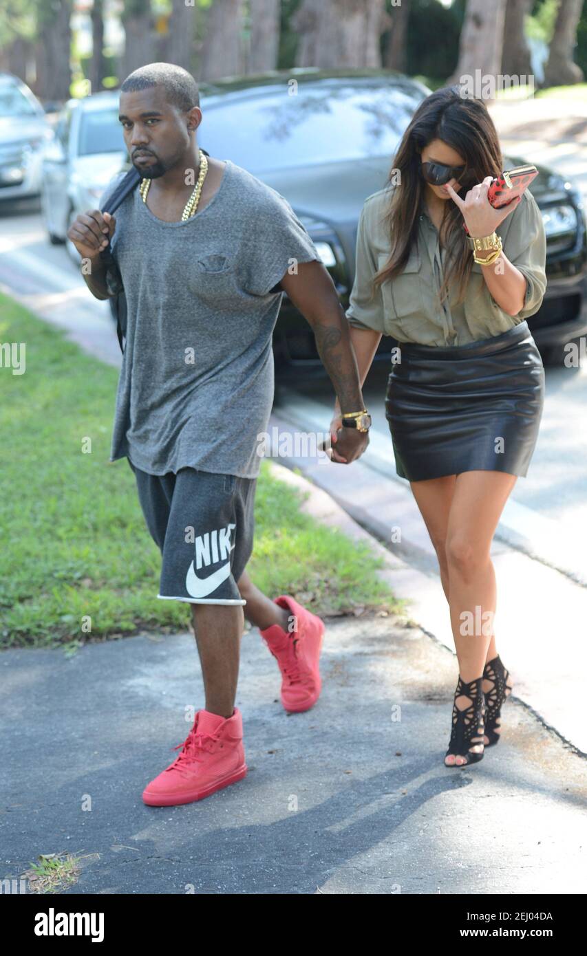 MIAMI BEACH, FL - FEBRUAR 20: (DATEI FOTOS 2005-2021 BestOf) Kim Kardashian  und Kanye West bekommen EINE Scheidung nach 7 Jahren Ehe am 20. Februar  2021 in Miami Beach, Florida Menschen: Kim