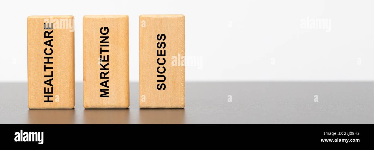 Drei Säulen stehen für Gesundheit, Marketing und Erfolg Stockfoto