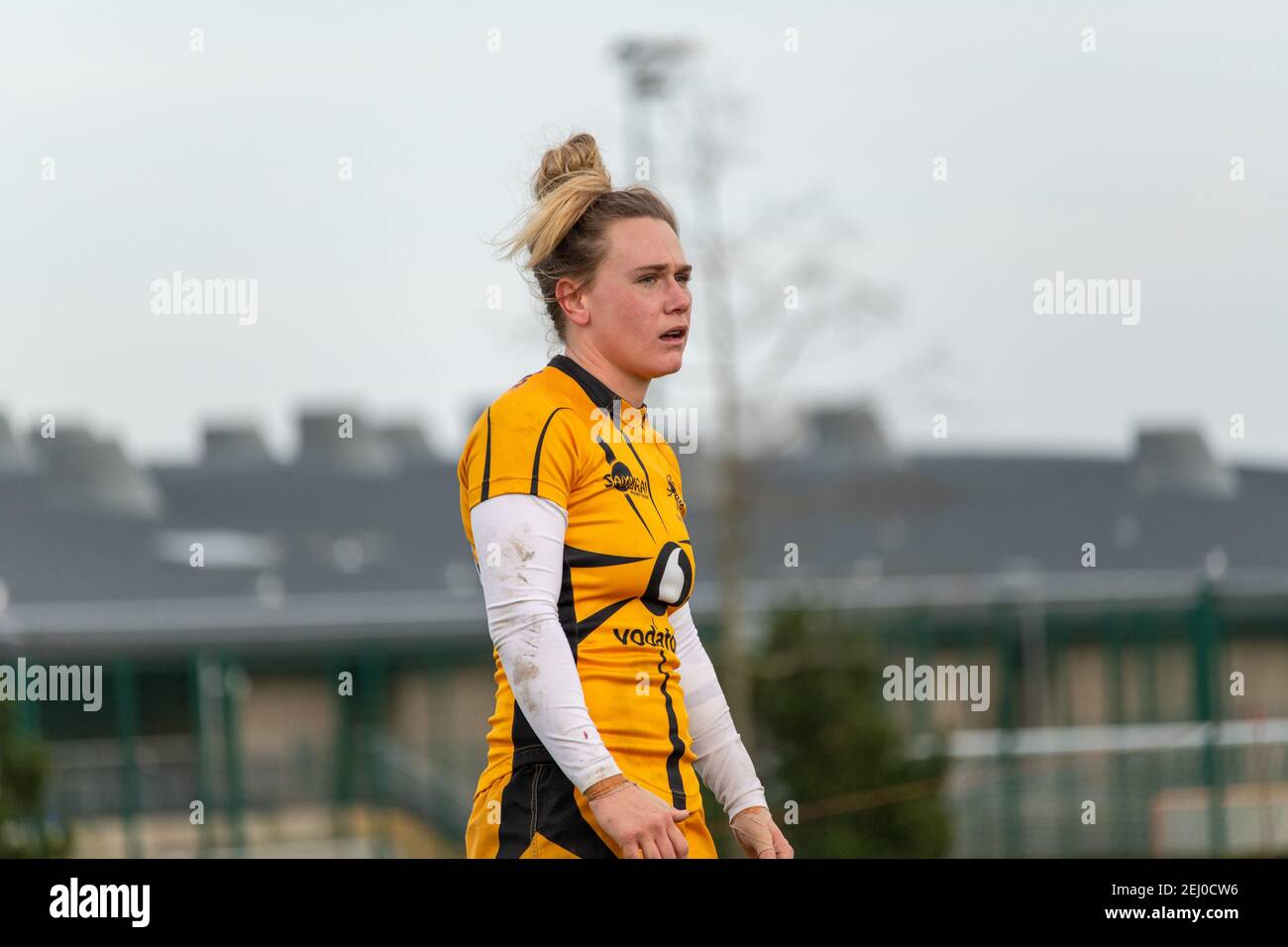 Guildford, Großbritannien. Februar 2021, 20th. MEG Jones (#10 Wasps FC Ladies) während des Allianz Premier 15s Spiels zwischen Harlequins Women und Wasps FC Ladies im Surrey Sports Park in Guildford, England. Kredit: SPP Sport Presse Foto. /Alamy Live Nachrichten Stockfoto