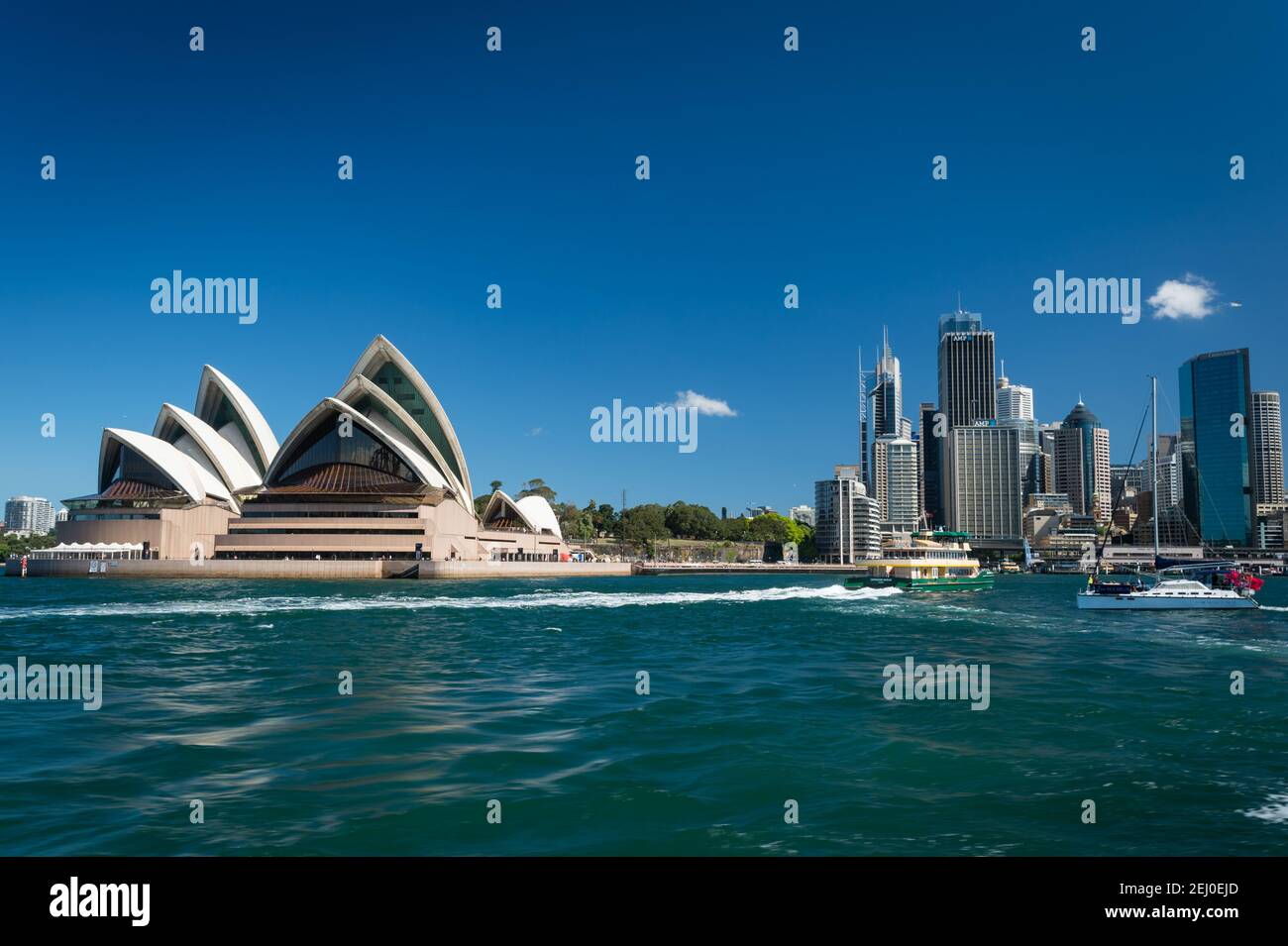 Das Sydney Opera House, Bennelong Point und CBD, Sydney, New South Wales, Australien. Stockfoto