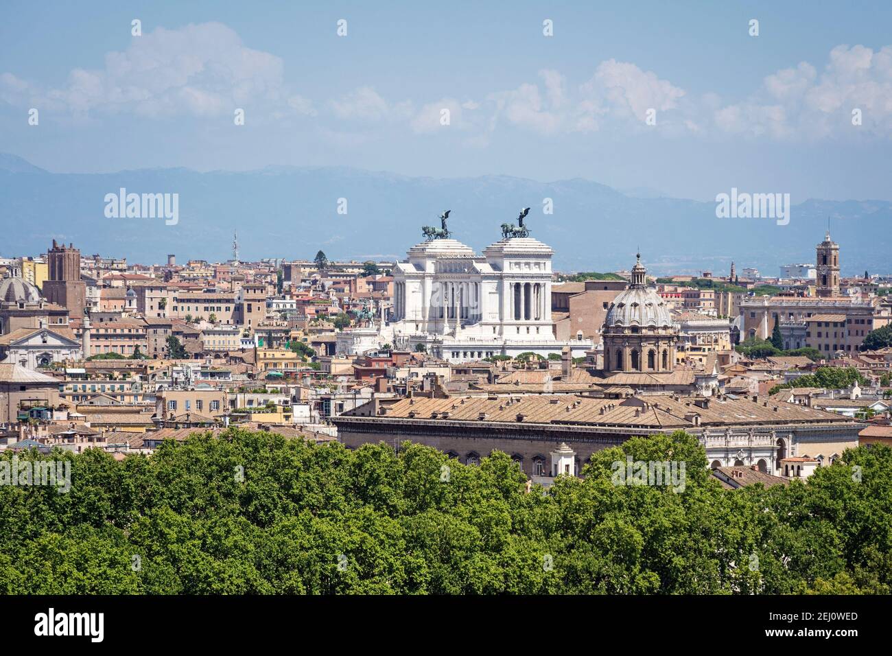Luftpanoramic Landschaft von Gianicolo Hügel des historischen Zentrums von Rom mit dem nationalen Monumett zu Vittorio Emanuele II.. Rom, Italien Stockfoto
