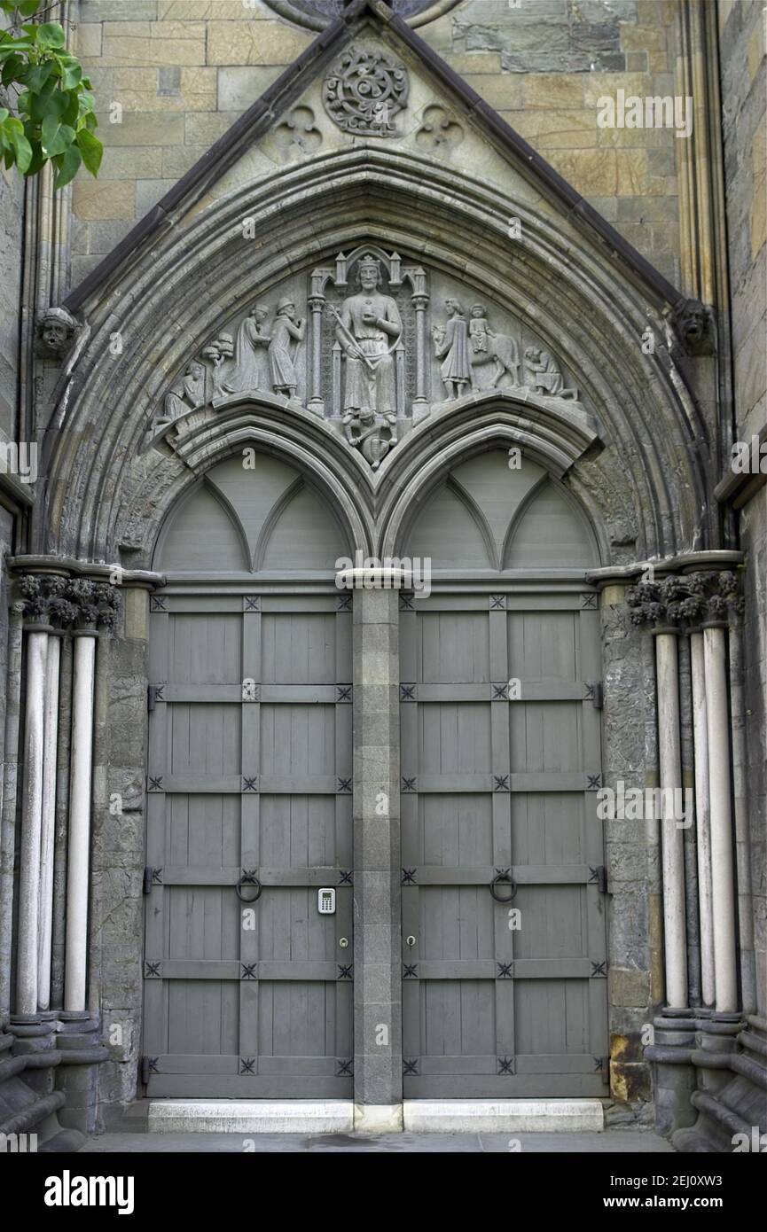 Trondheim, Norwegen, Norwegen; Nidarosdomen; Nidarosdom - außen, Portal - Seiteneingang; Nidarosdom - Portal - Seiteneingang; Stockfoto