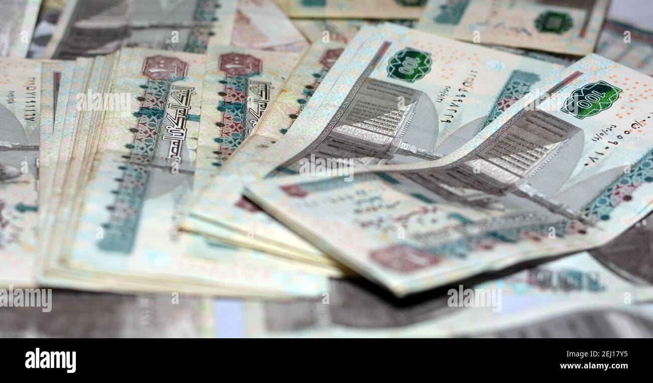 Selektiver Fokus des ägyptischen Geldhintergrundes , 200 LE, 100 LE, 50 LE ägyptische Banknote,. Ägypten Währung, ägyptische Pfund Bargeld Stockfoto