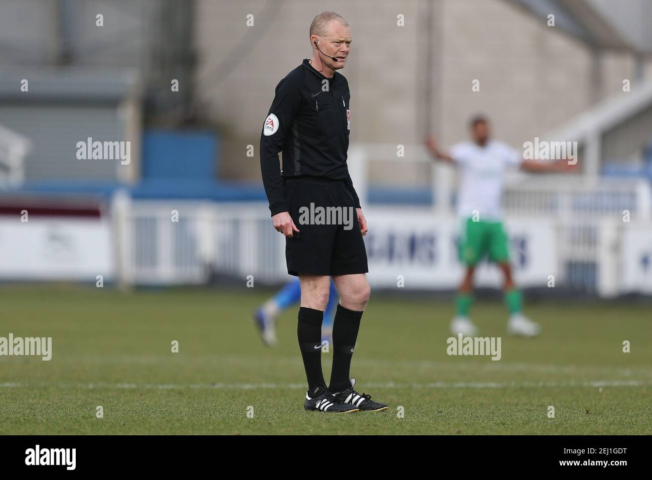 HARTLEPOOL, ENGLAND. FEB 20th: Schiedsrichter Dave Richardson während des Vanarama National League Spiels zwischen Hartlepool United und Yeovil Town im Victoria Park, Hartlepool am Samstag, 20th. Februar 2021. (Kredit: Mark Fletcher, Mi News) Kredit: MI Nachrichten & Sport /Alamy Live Nachrichten Stockfoto