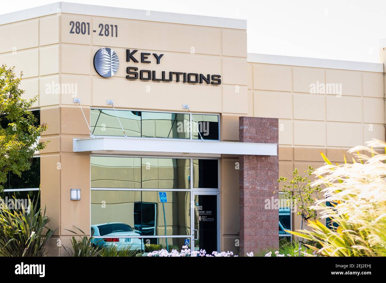 Sep 17, 2020 Fremont / CA / USA - Zentrale von Key Solutions im Silicon Valley; Key Solutions Inc. Bietet Dienstleistungen zur Computerprogrammierung an Stockfoto