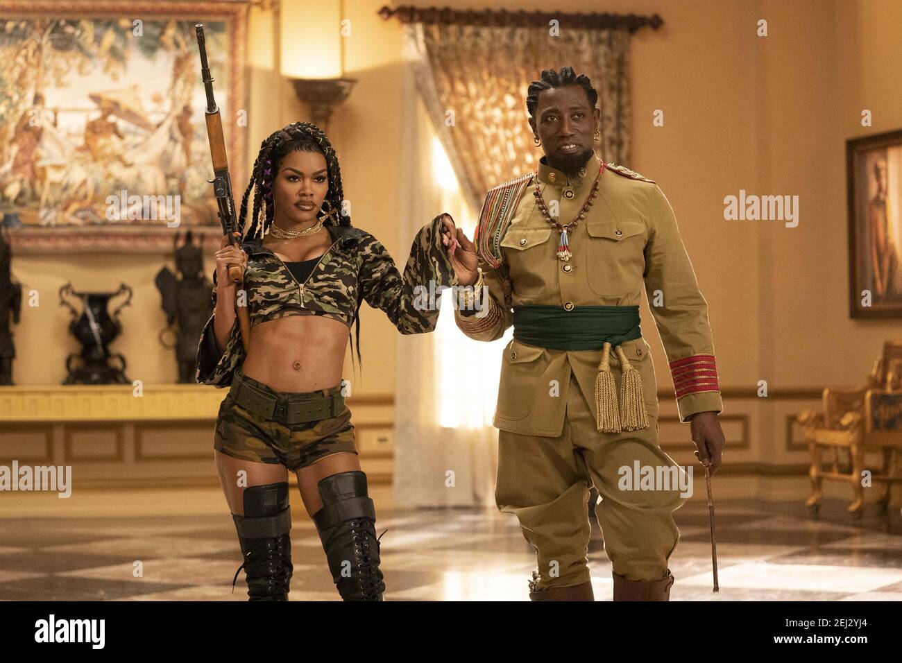 WESLEY SNIPES und TEYANA TAYLOR in COMING 2 AMERICA (2021), Regie CRAIG BREWER. Kredit: PARAMOUNT BILDER / Album Stockfoto