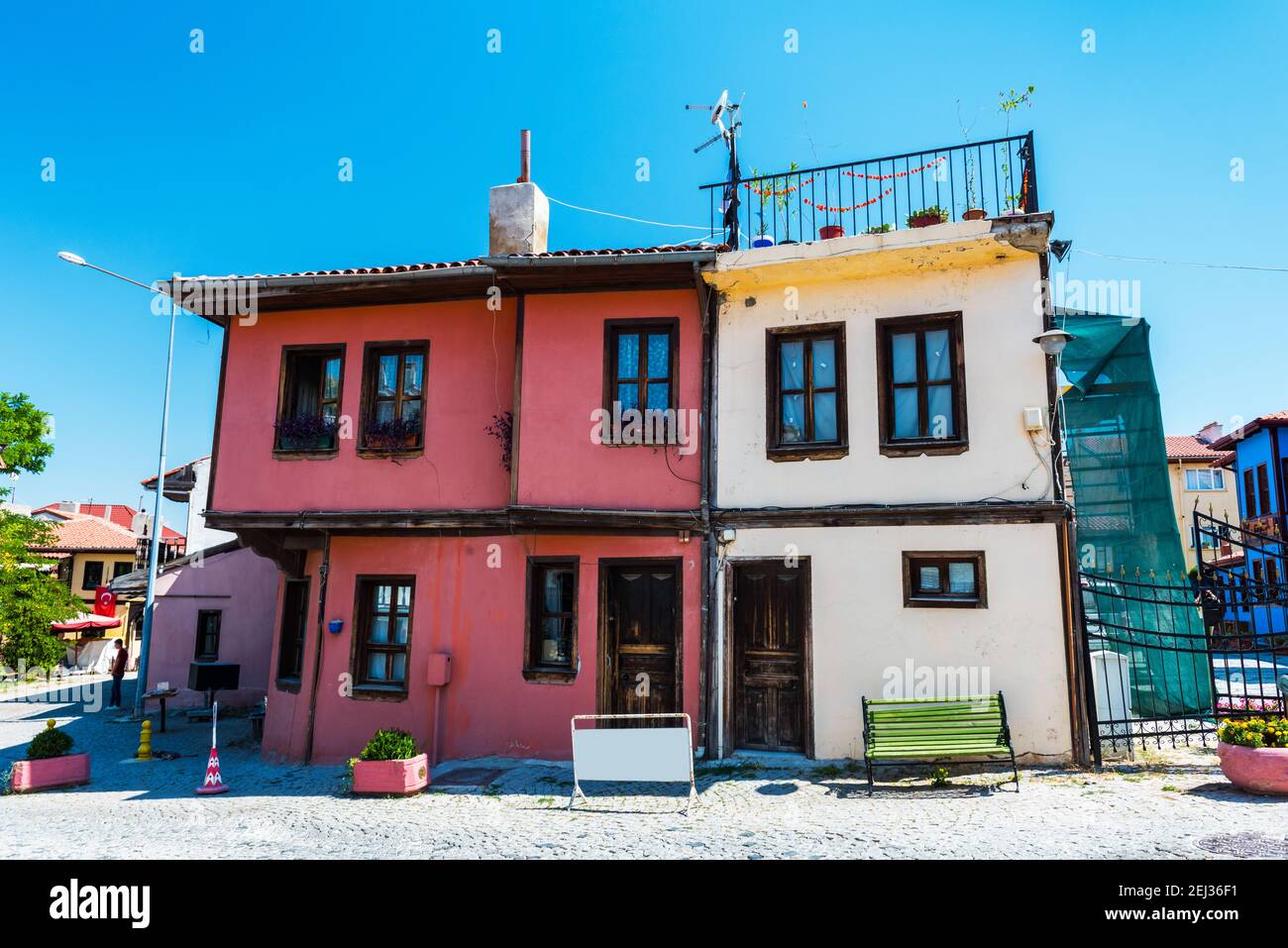 Bunte alte Häuser in Odunpazari. Traditionelle historische Häuser in Odunpazari, Eskisehir, Türkei. Stockfoto