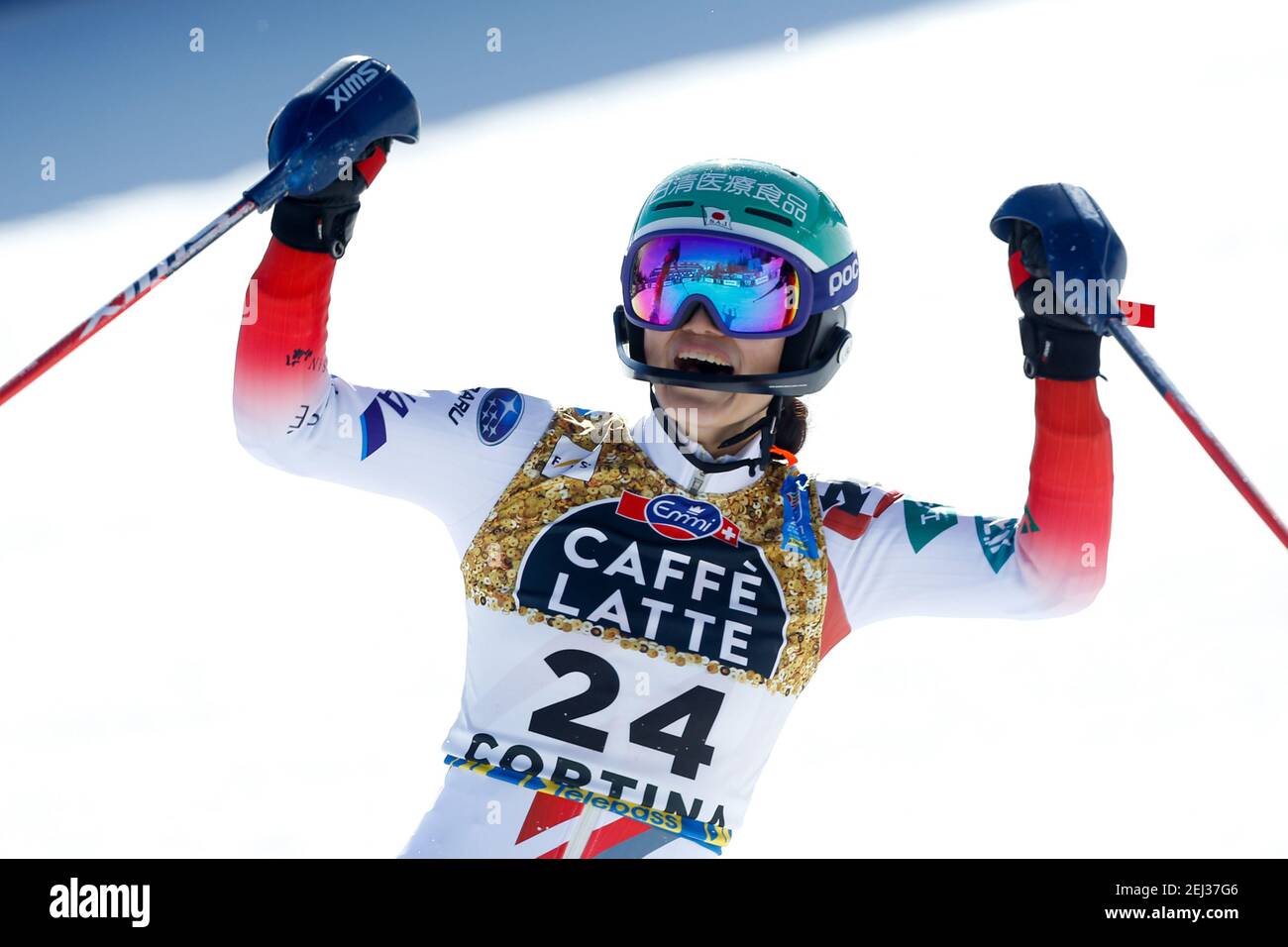 ASA Ando (JPN) Feier nach dem Überqueren der Ziellinie während 2021 FIS Alpine Skiweltmeisterschaft - Slalom - Foto .lm/Francesco Scaccianoce Stockfoto