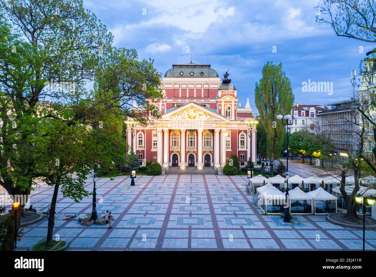Sonnenuntergang Luftaufnahme des Ivan Vasov Theaters in Sofia, Bulgarien Stockfoto