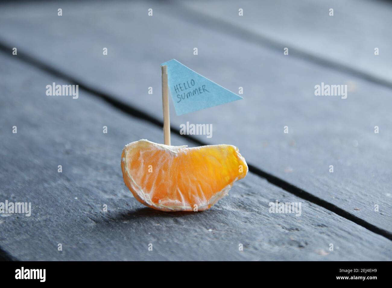 Hello Summer Concept.Sea Hintergrund mit Schriftzug Hello Summer. Stockfoto