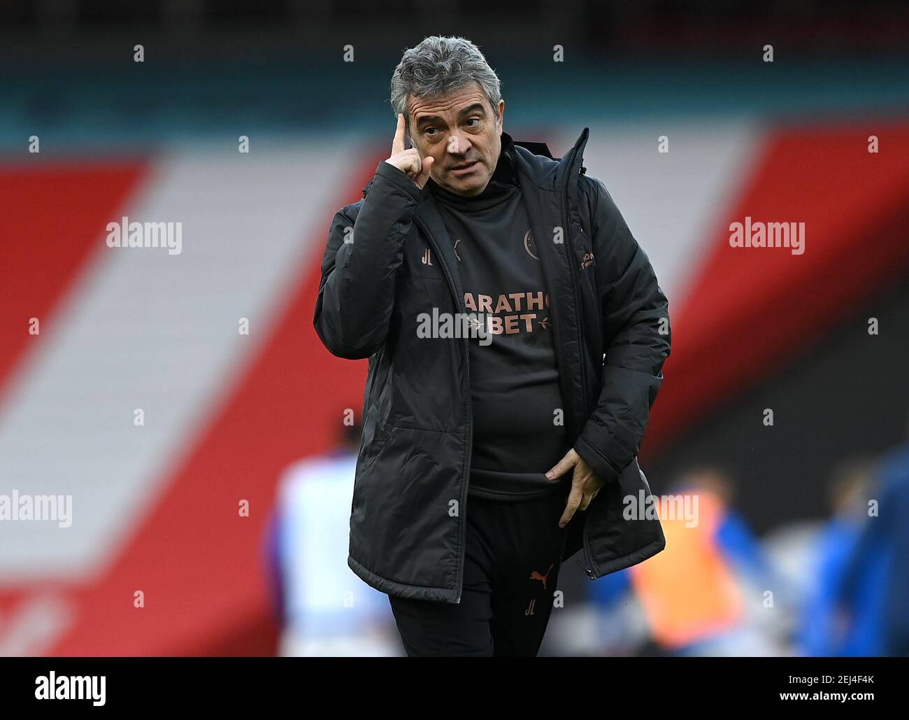 Manchester City Assistant Manager Juan Manuel Lillo vor dem Premier League Spiel im Emirates Stadium, London. Bilddatum: Sonntag, 21. Februar 2021. Stockfoto