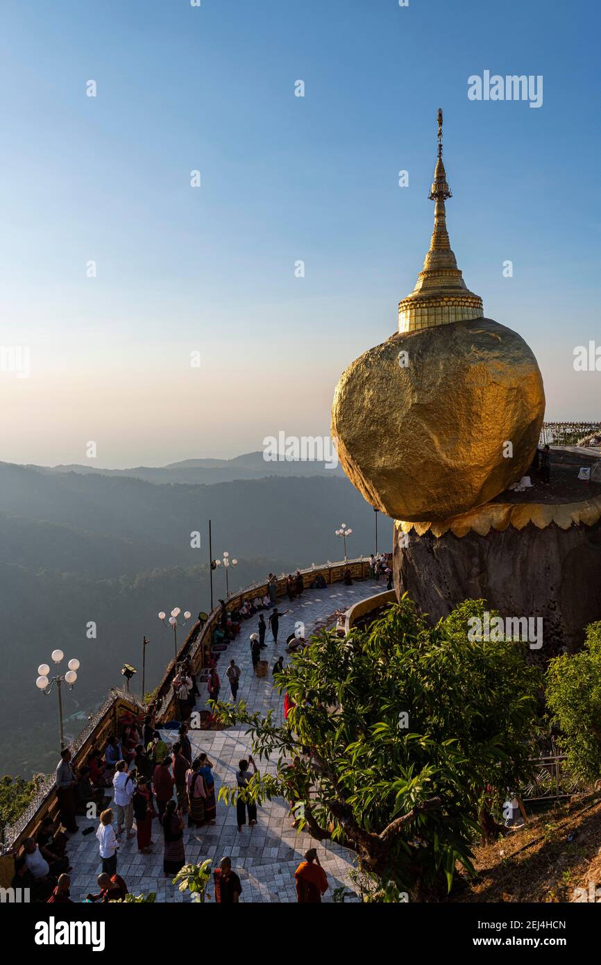 Kyaiktiyo-Pagode, goldener Fels, Mon-Staat, Myanmar Stockfoto