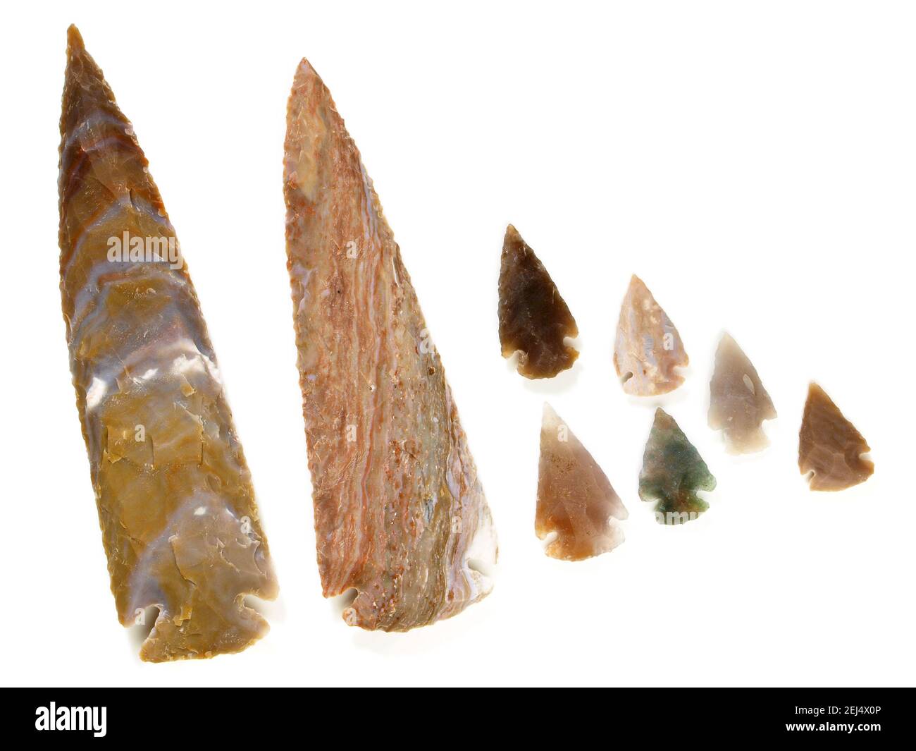 Steinzeitflint Steinpfeilköpfe isoliert auf weißem Hintergrund Stockfoto