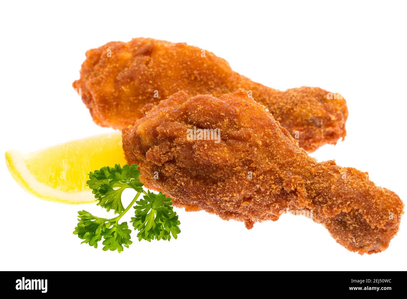'Backhendl' - 2 Hühnerschenkel isoliert auf weißem Hintergrund Stockfoto