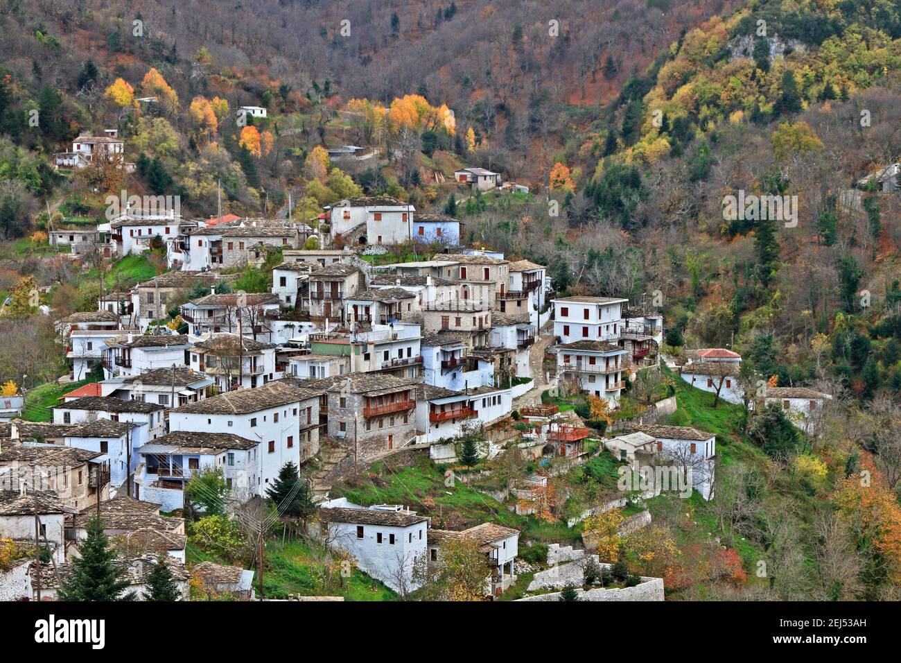Kastanitsa Dorf, ein malerisches traditionelles altes Dorf in Arkadia Region, Peloponnes, Griechenland, Europa Stockfoto