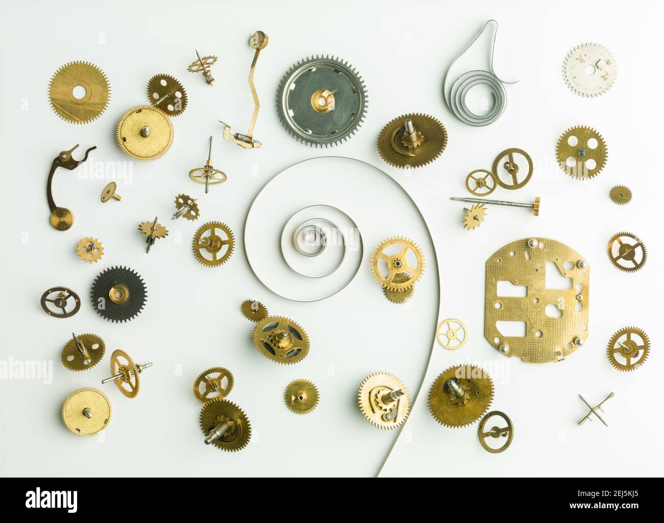 Uhrwerk Ersatzteile Metallgetriebe Stockfotos und -bilder Kaufen - Alamy