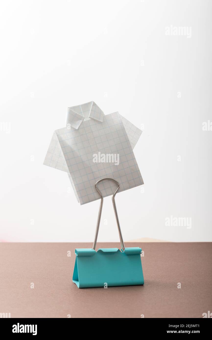 Papier männlichen Hemd Origami Geschäft Vater Tag Stockfoto
