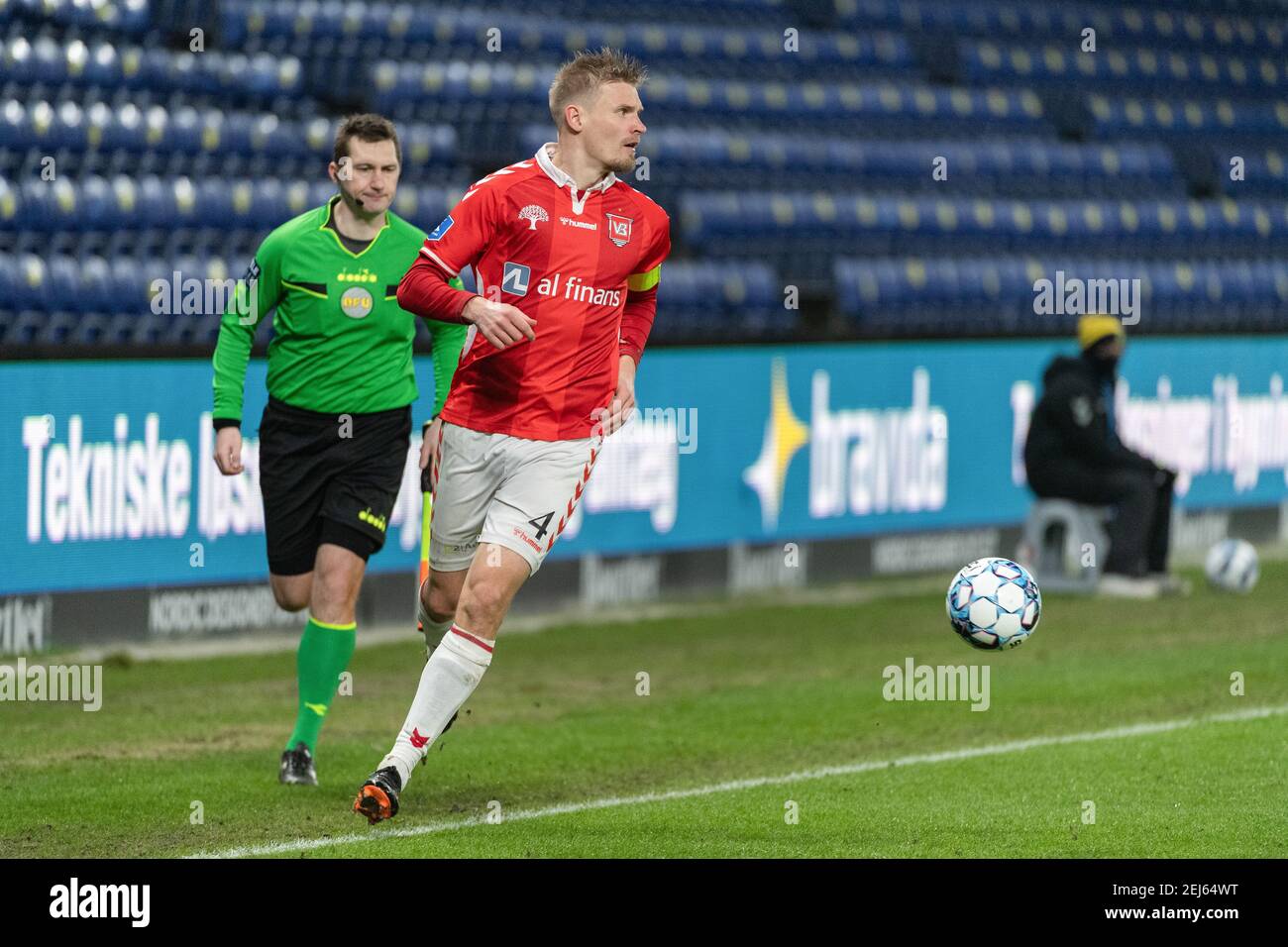 Broendby, Dänemark. Februar 2021, 21st. Juhani Ojala (4) von Vejle Boldklub im Superliga-Spiel 3F zwischen Broendby IF und Vejle Boldklub im Broendby Stadion, Broendby, Dänemark. (Foto Kredit: Gonzales Foto/Alamy Live News Stockfoto