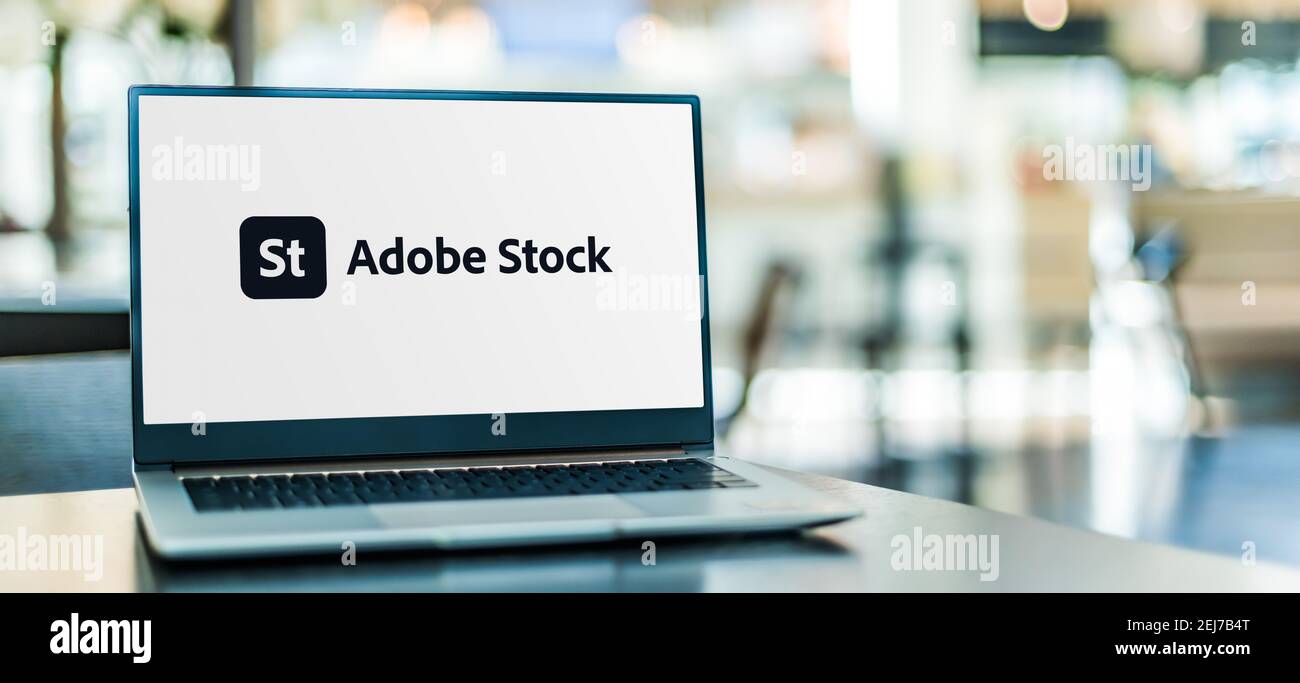 POZNAN, POL - SEP 23, 2020: Laptop-Computer mit Logo von Adobe Stock, ein Stock-Fotografie-Service im Besitz von Adobe Inc Stockfoto