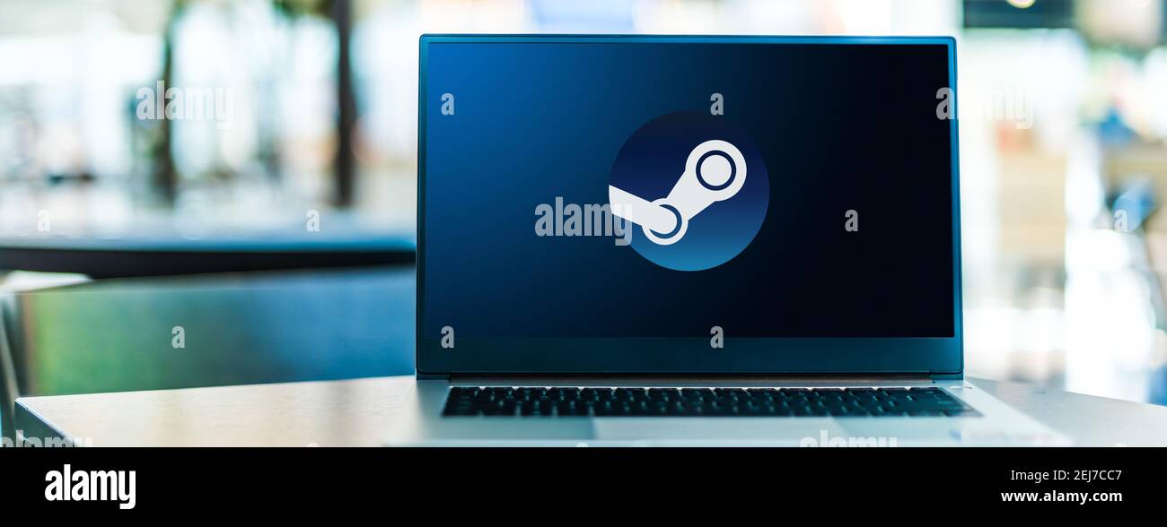 POZNAN, POL - SEP 23, 2020: Laptop-Computer mit Logo von Steam, einem digitalen Videospiel-Distributionsdienst von Valve Stockfoto