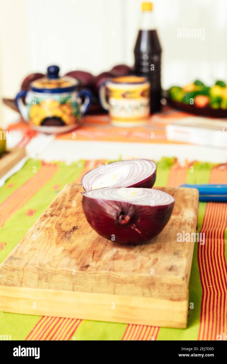 Spalten lila Zwiebel für typische mexikanische Aprikose Stockfoto