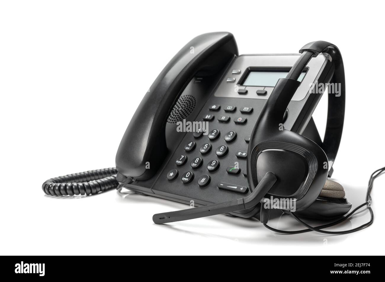 Kundendienst-Support, Call Center-Konzept. VOIP-Headset-Kopfhörer auf weißem Hintergrund isoliert. Stockfoto