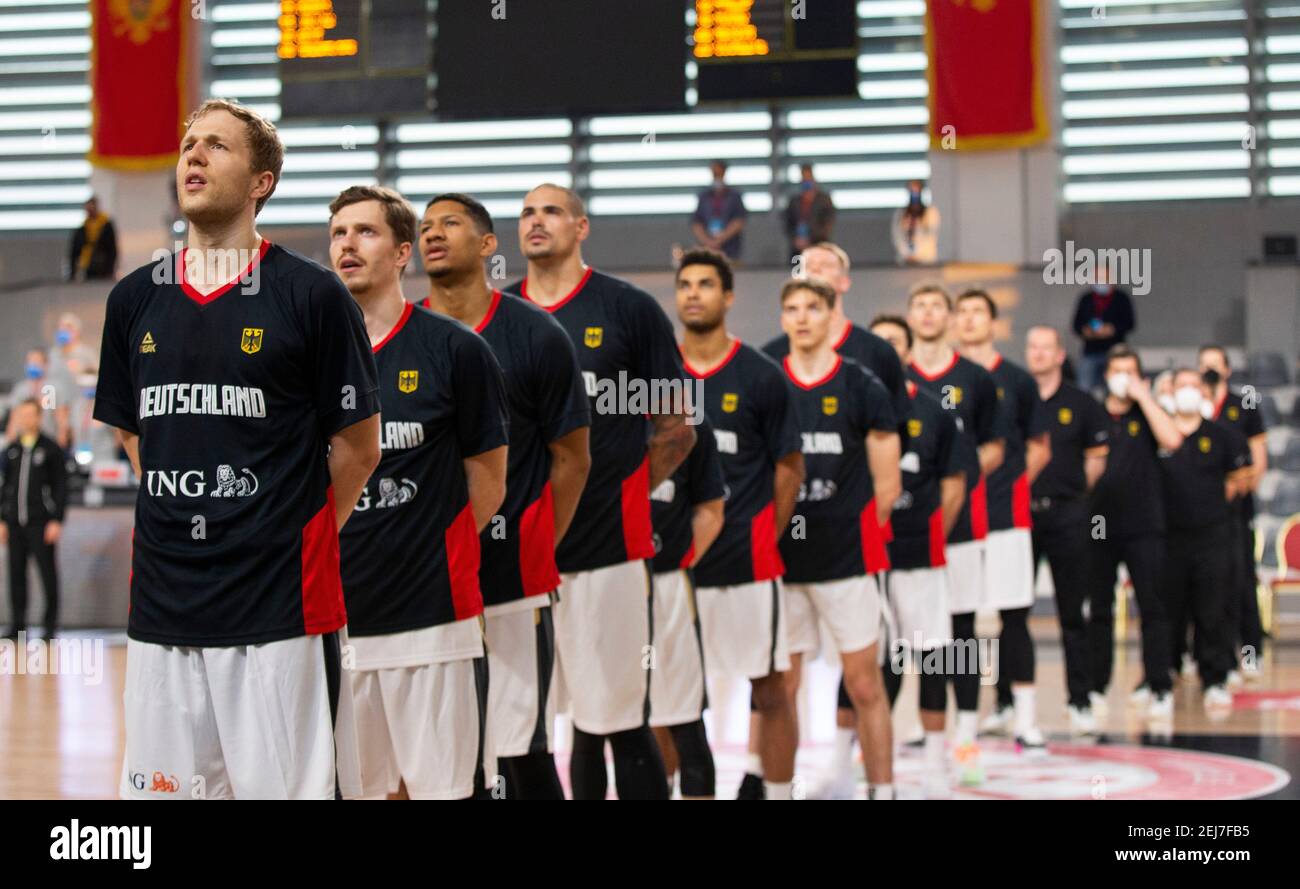 Podgorica, Montenegro. 20th. Februar 2021. Das Team von Deutschland während der Nationalhymne. Quelle: Nikola Krstic/Alamy Live News Stockfoto