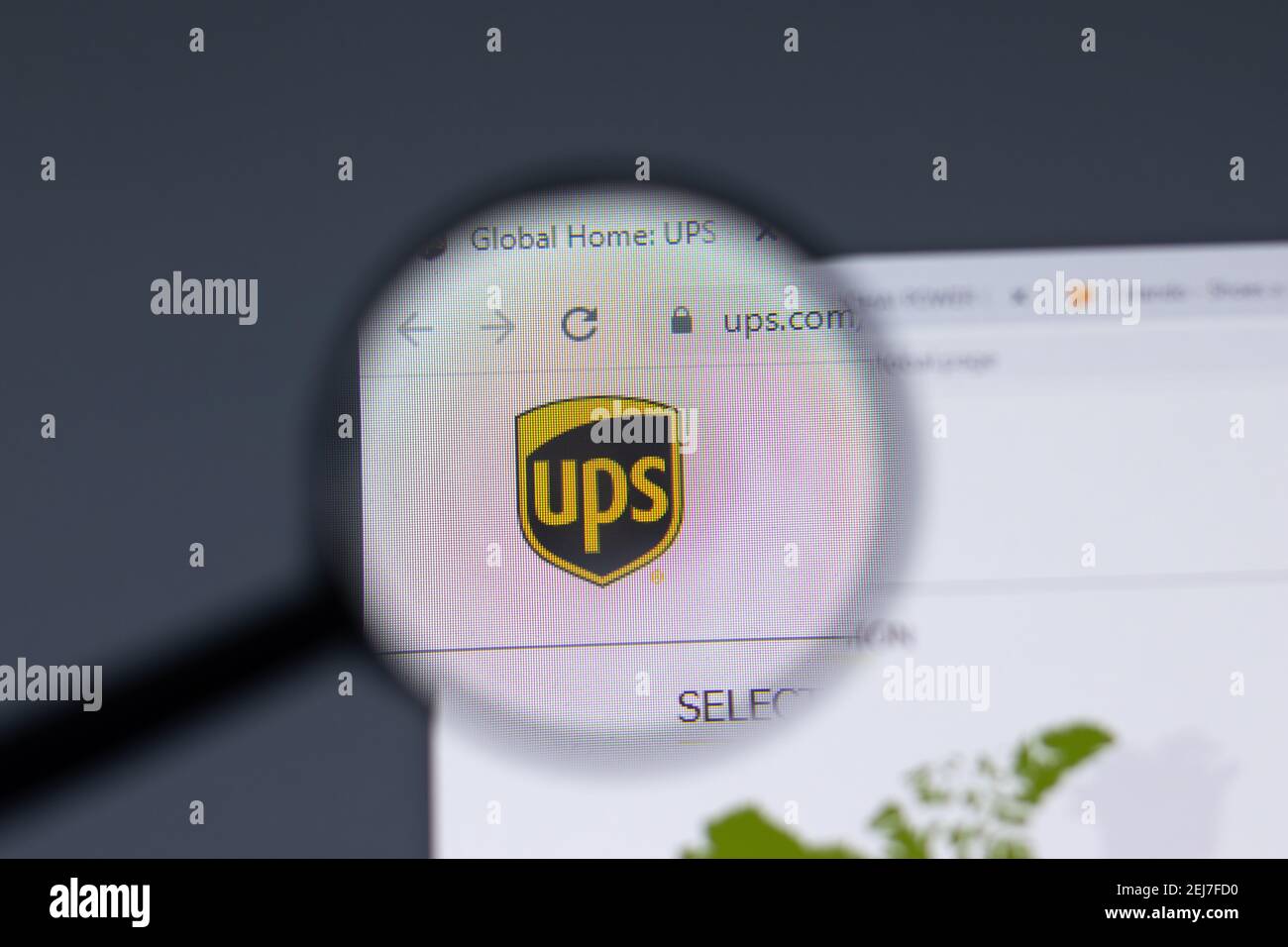 New York, USA - 17. Februar 2021: UPS United Parcel Service Logo close up auf Website-Seite, illustrative Editorial Stockfoto