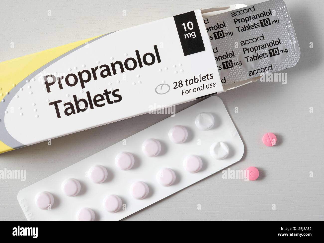 Propranolol hoher Blutdruck Droge Tabletten. Dieses Medikament, ein  Beta-Adrenoceptor blockieren Droge (oder Beta-blocker) wird verwendet, um  den Blutdruck zu senken, korrigieren Stockfotografie - Alamy