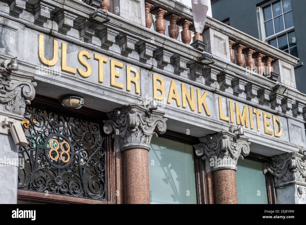 Außenansicht der Ulster Bank Niederlassung in Patrick Street, Cork, Irland. Stockfoto