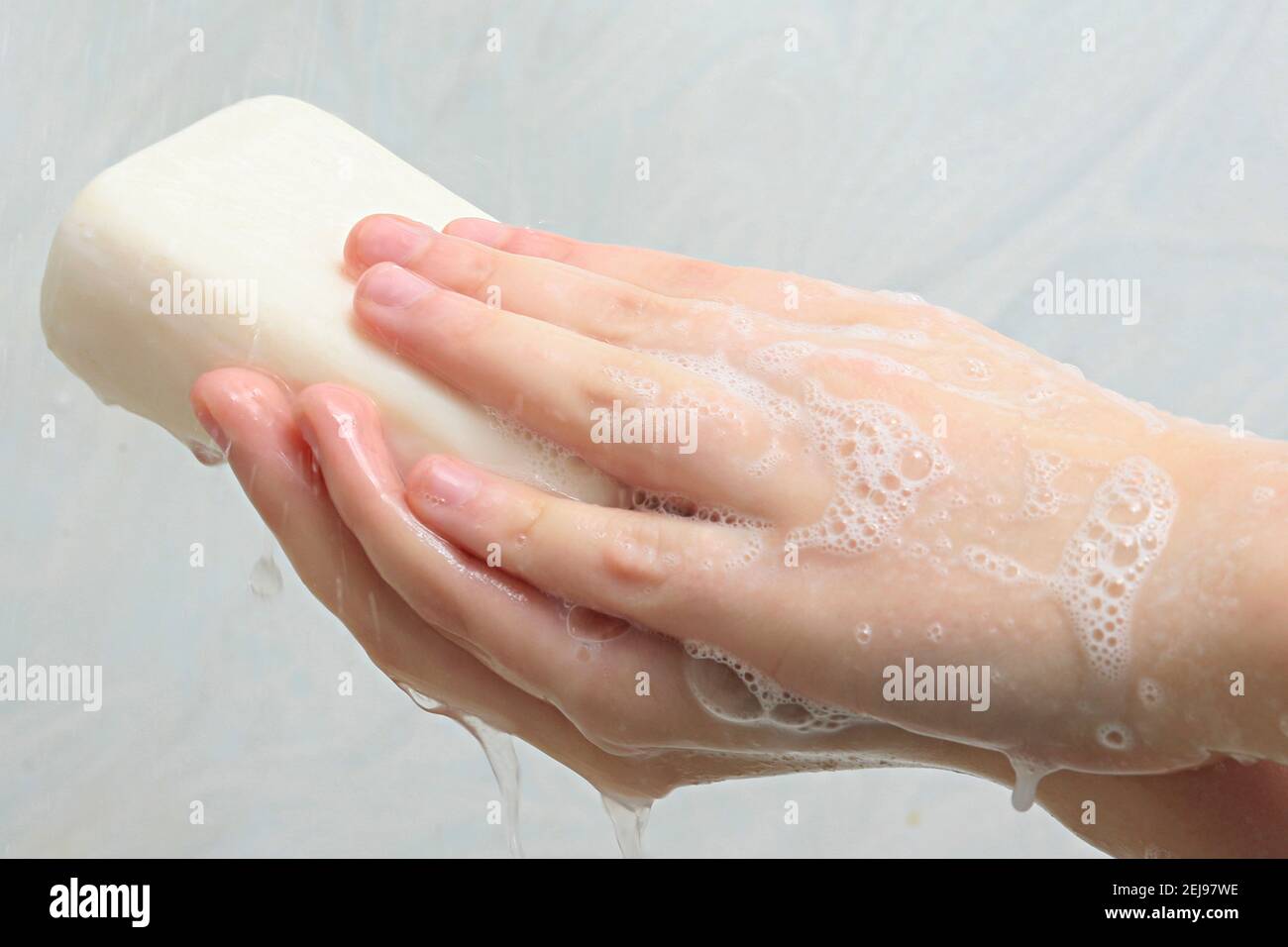 Waschen, Handreinigung Stockfoto