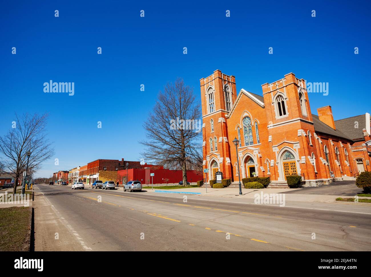 Westfield, Stadt im westlichen Teil Chautauqua County East Main Street US 20 und United Methodist Church Stockfoto