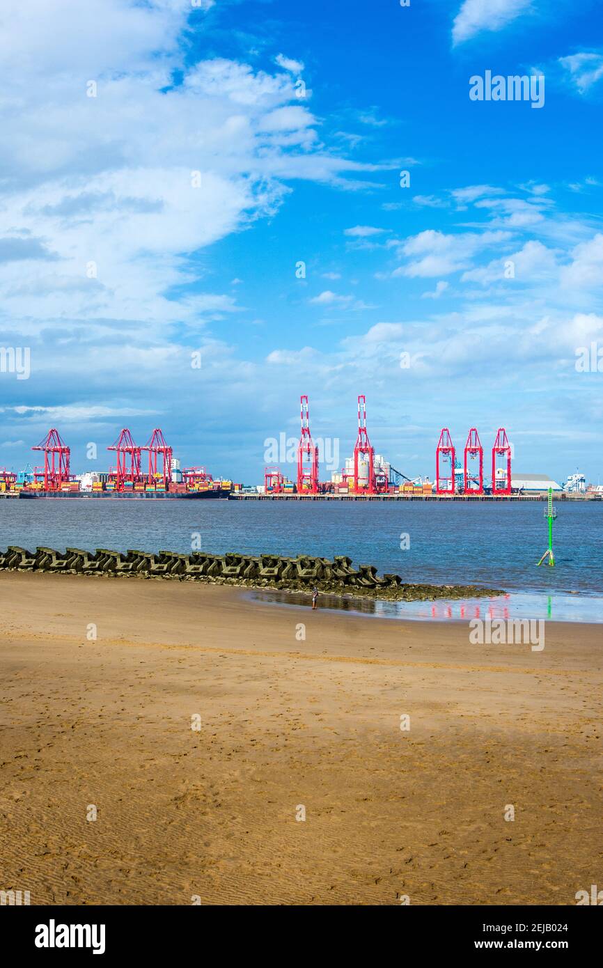 Schweres Hebezeug im Hafen von Liverpool, Großbritannien. Stockfoto