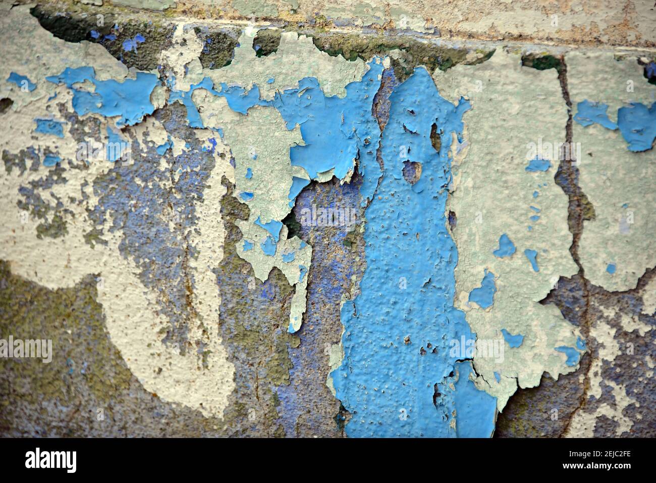 Schichten von Farbe Abschuppung aus Stuck Stockfoto
