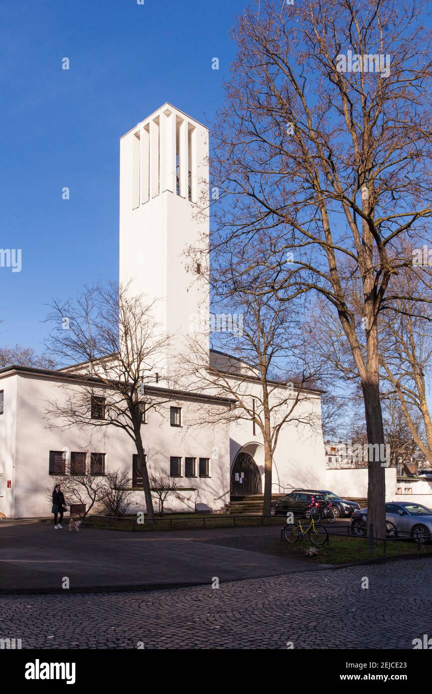 Melanchthon Kirche im Bezirk-Zollstock, Köln, Deutschland. Melanchthon Kirche in Köln-Zollstock, Köln, Deutschland. Stockfoto