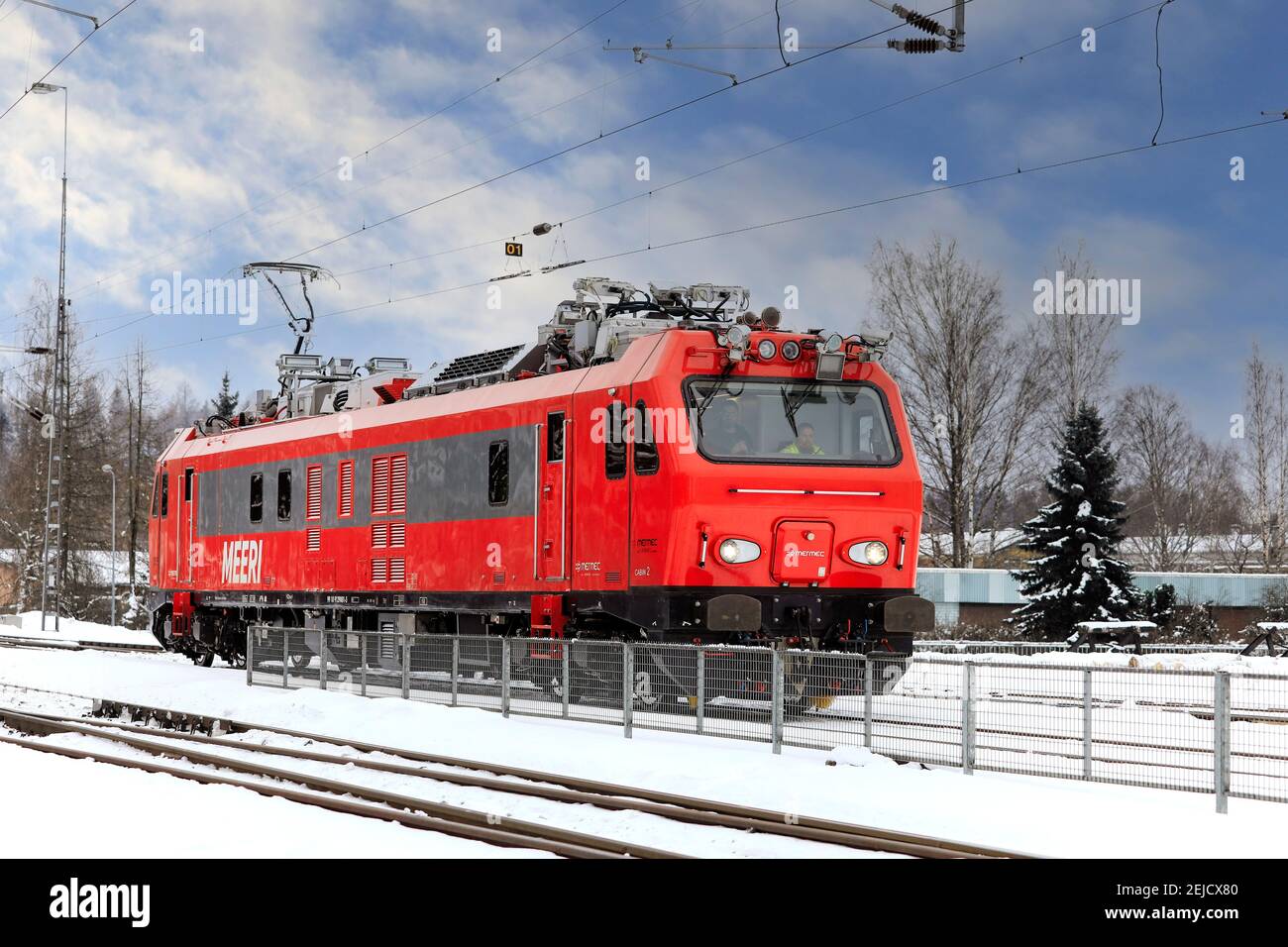 Ttr99 MEERI Gleis-Inspektionsfahrzeug von italienischer Mermec, die die Finnische Küstenbahn inspiziert, Ankunft in Salo, Finnland. Februar 12 2021. Stockfoto