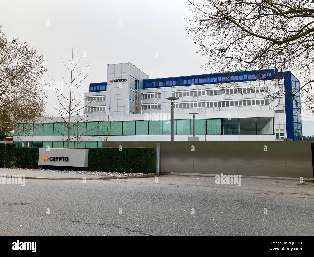 Zug, Schweiz - 6th. Februar 2021 : Sitz der Crypto International AG in  Steinhausen, Schweiz. Die crypto AG ist ein Unternehmen, das sich auf die  Stockfotografie - Alamy