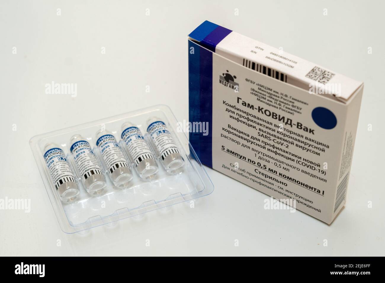 Firmat, Argentinien. Februar 2021, 22nd. Auf diesem Foto Illustration die Sputnik V Single Dose covid-19 Impfstofffläschchen, die an das Gesundheitspersonal im Krankenhaus San Martin angewendet werden. Kredit: SOPA Images Limited/Alamy Live Nachrichten Stockfoto