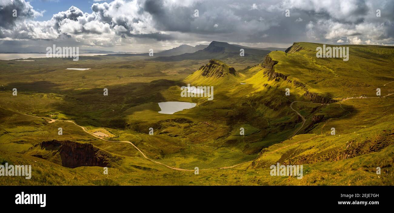 Erhöhter Blick von Quiraing auf Trotternish Ridge, Isle of Skye, Schottland Stockfoto