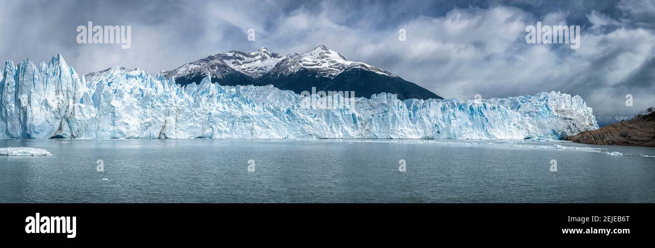 Perito Moreno Gletscher, Südpatagonisches Eisfeld, Los Glaciares Nationalpark, Patagonien, Argentinien Stockfoto
